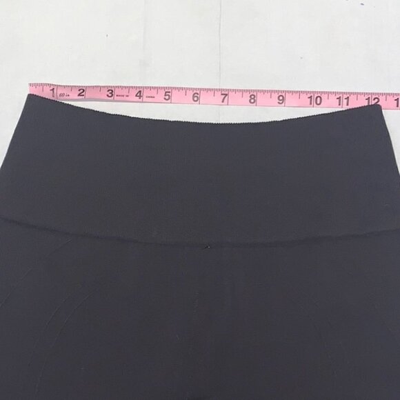 𝅺LULULEMON zone in black seamless compression yoga tights size 4 - Picture 9 of 16